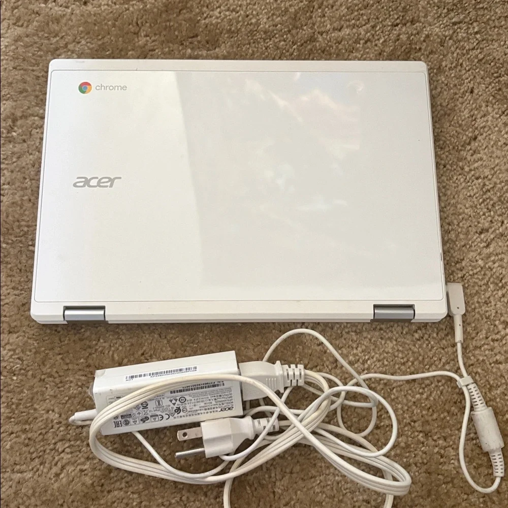 Acer White Chromebook like new CB3-132 Student Lightweight Laptop